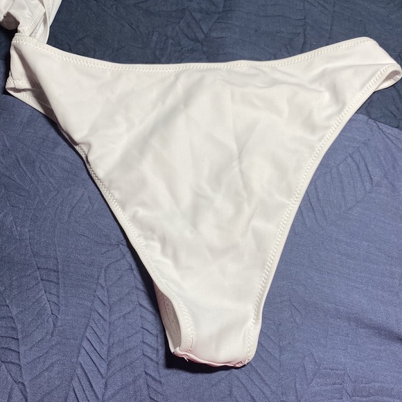 White Cut Out One Piece Monokini Swimsuit - Picture 4 of 4